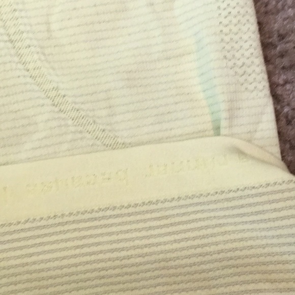 Run swiftly light bright yellow tank- size 8 - Picture 2 of 3